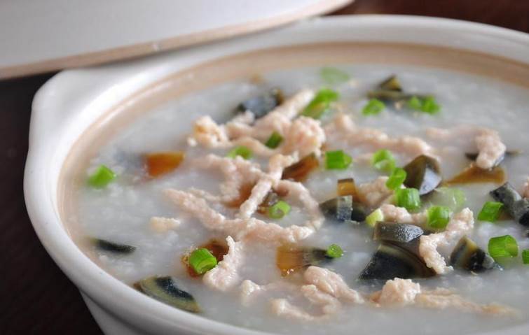 皮蛋瘦肉粥特写